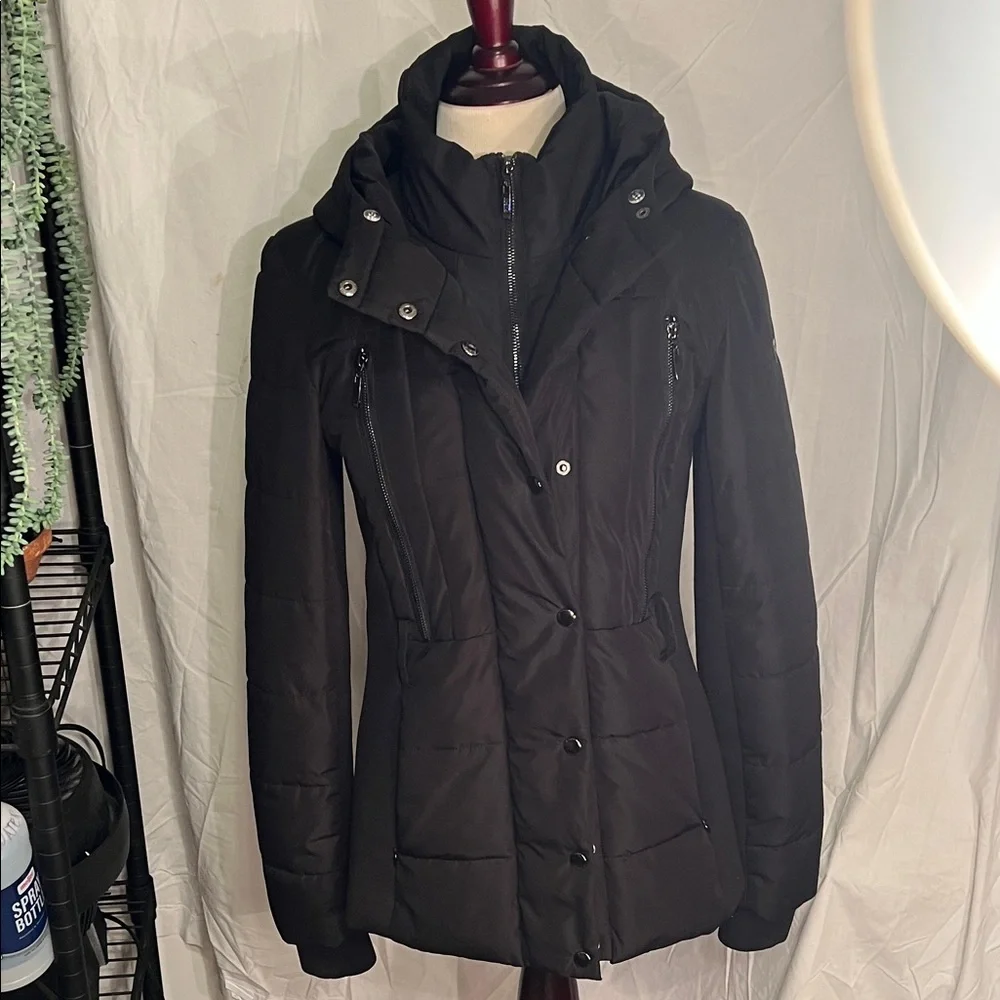 Guess Women's Black Puffer Jacket - Picture 11 of 15